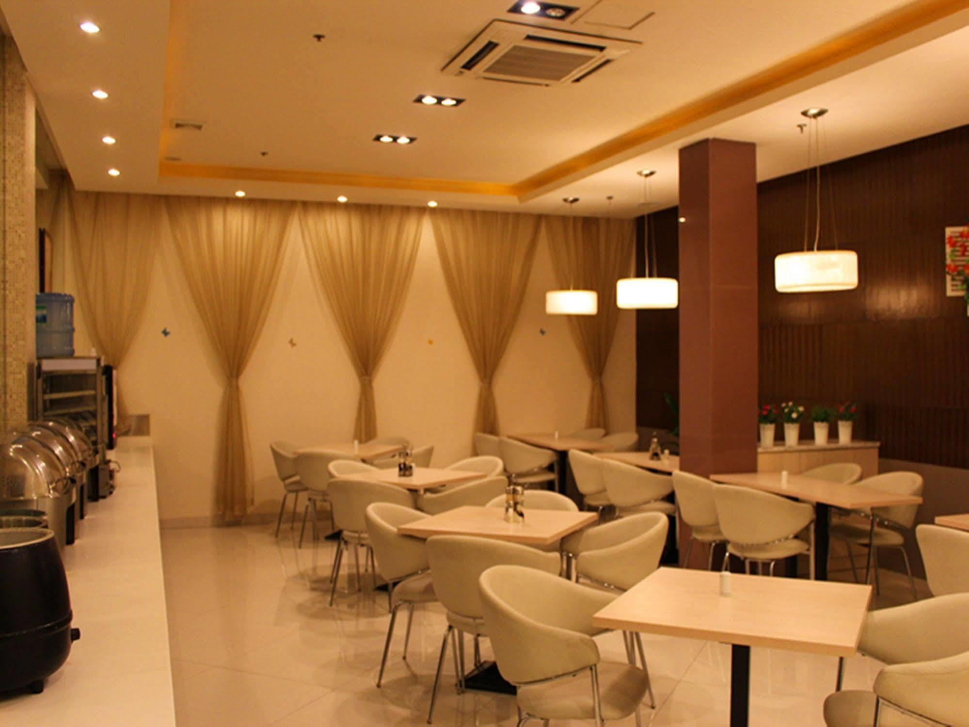 Jingjiang Inn Shanghai Jiading Chengzhong Road Exteriör bild